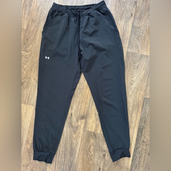 Under Armour Women’s Black Joggers - Picture 1 of 4